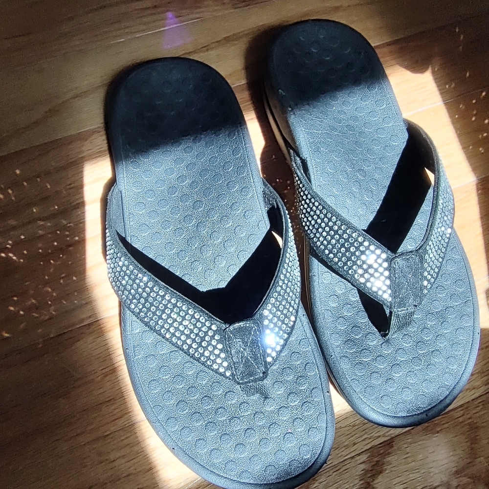 Ladies vionic tide size 6